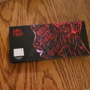 Uoma black magic savage palette